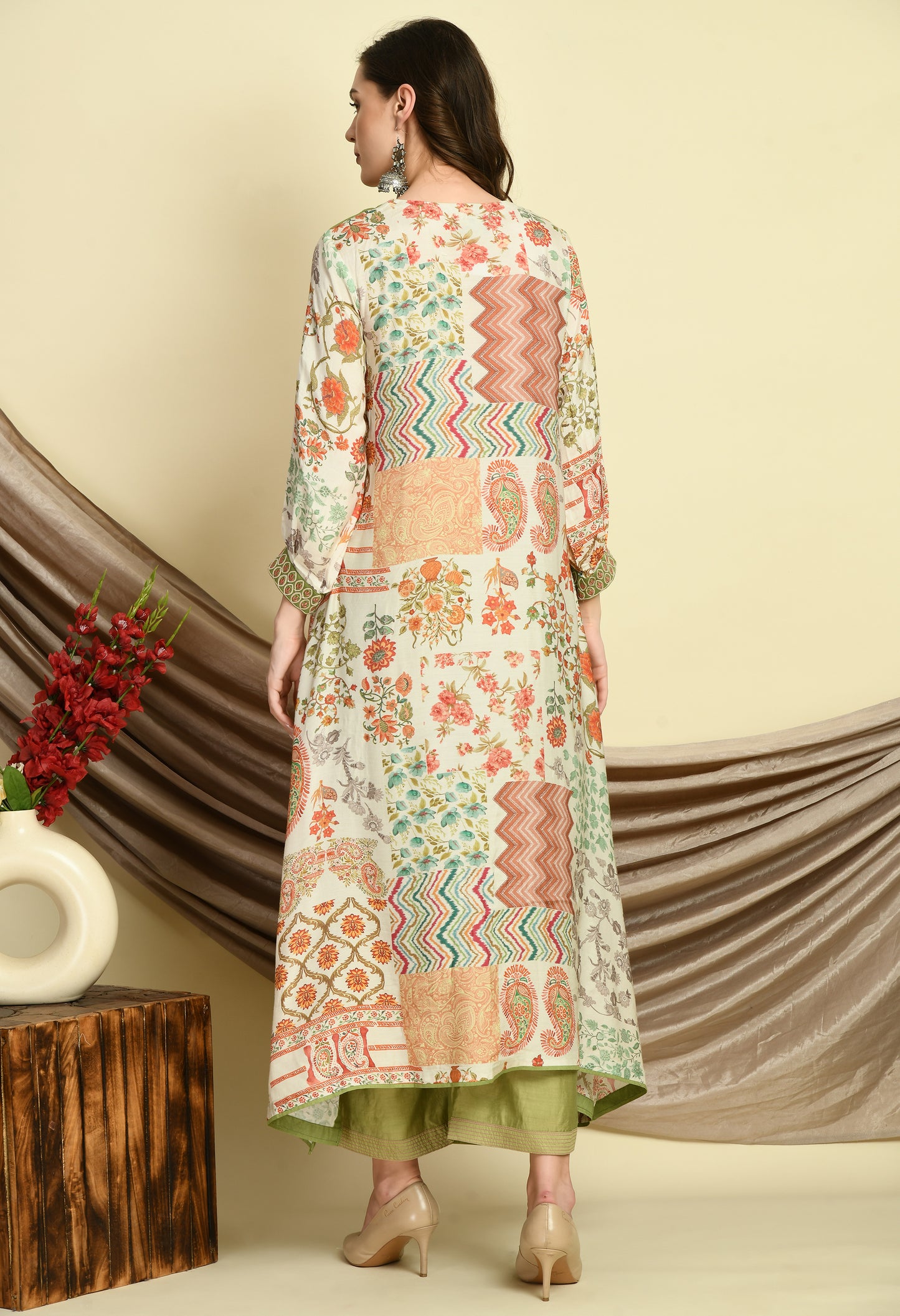 Resham-Embroidered Floral Kurta & Chanderi Pant Set