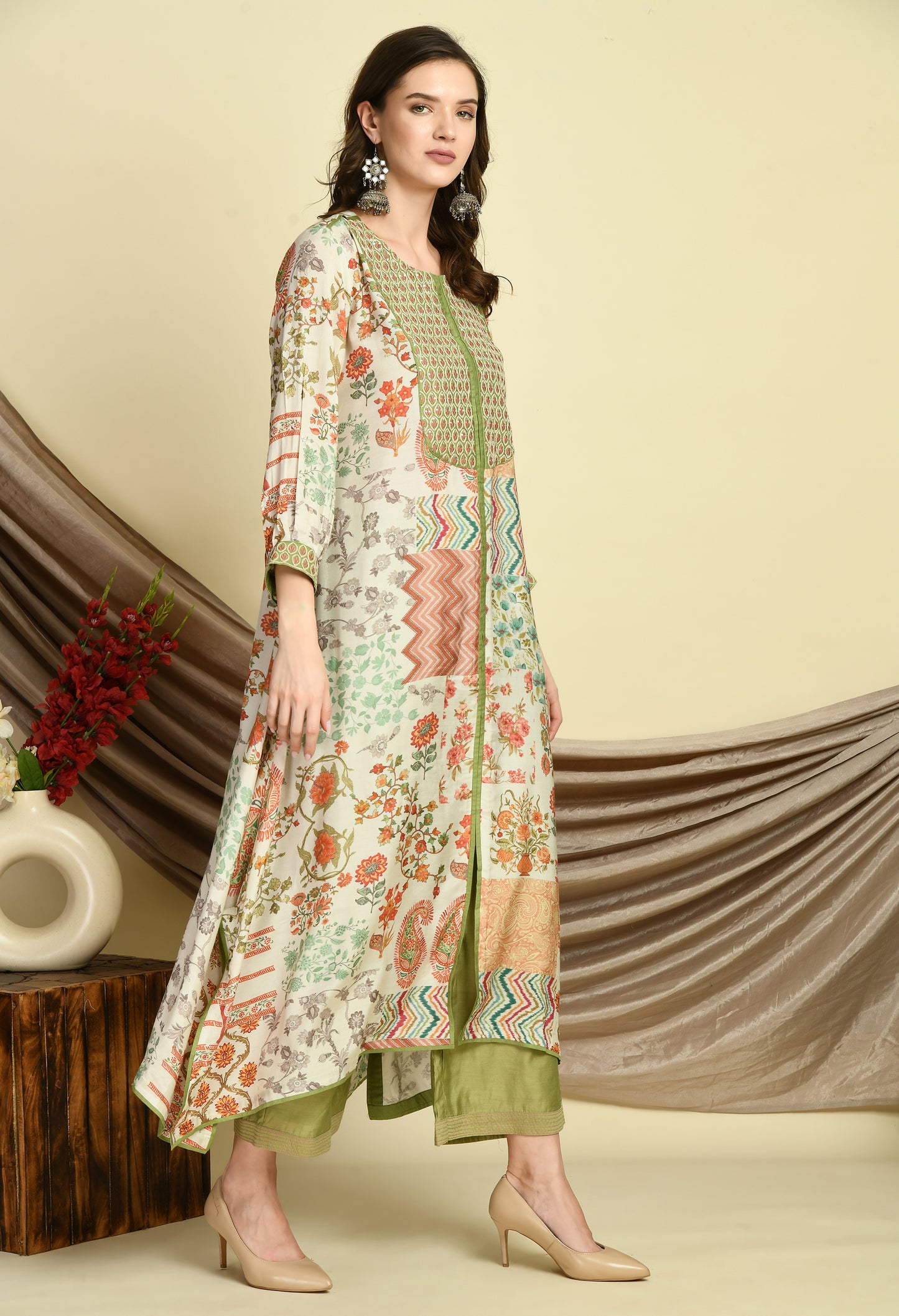 Resham-Embroidered Floral Kurta & Chanderi Pant Set